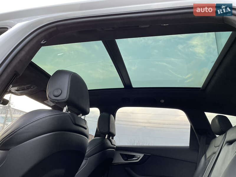 Позашляховик / Кросовер Audi Q7 2015 в Ужгороді
