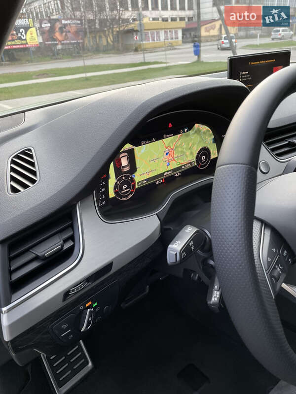 Позашляховик / Кросовер Audi Q7 2015 в Ужгороді