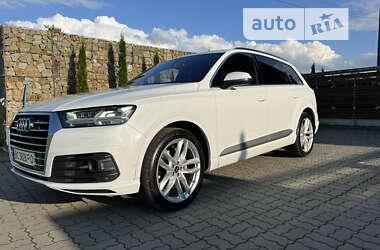 Внедорожник / Кроссовер Audi Q7 2017 в 