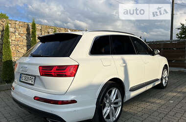 Внедорожник / Кроссовер Audi Q7 2017 в 