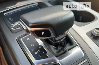 Внедорожник / Кроссовер Audi Q7 2017 в 