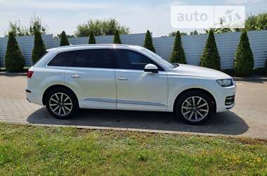 Внедорожник / Кроссовер Audi Q7 2016 в 