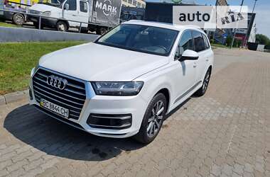 Внедорожник / Кроссовер Audi Q7 2016 в 