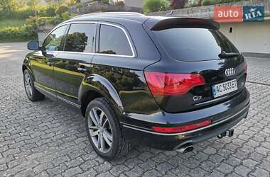 Внедорожник / Кроссовер Audi Q7 2015 в 