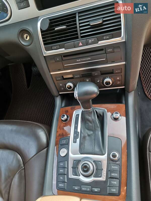 Внедорожник / Кроссовер Audi Q7 2015 в Киеве