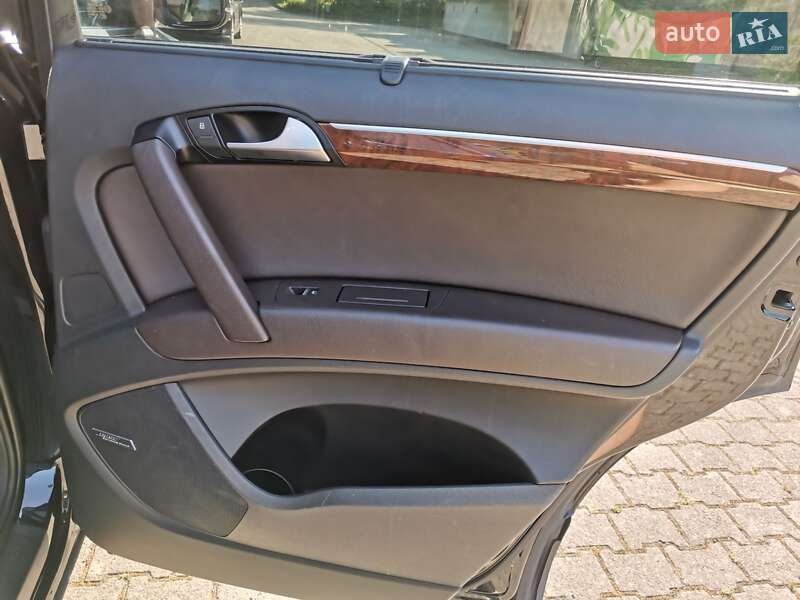 Внедорожник / Кроссовер Audi Q7 2015 в Киеве