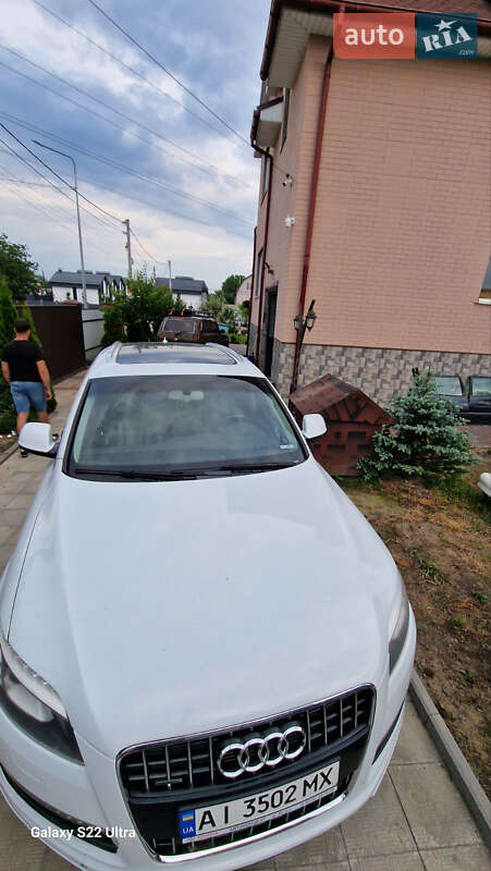 Позашляховик / Кросовер Audi Q7 2014 в Бучі