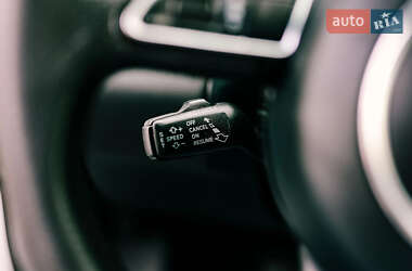 Позашляховик / Кросовер Audi Q7 2012 в 