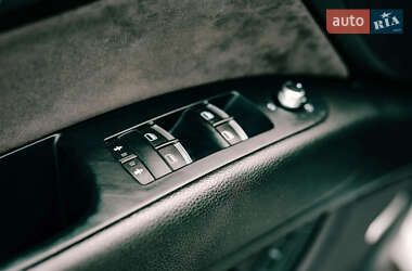 Позашляховик / Кросовер Audi Q7 2012 в 