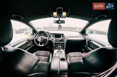 Позашляховик / Кросовер Audi Q7 2012 в 
