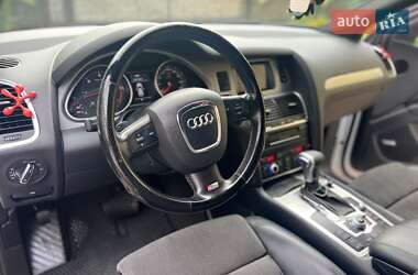 Внедорожник / Кроссовер Audi Q7 2010 в 