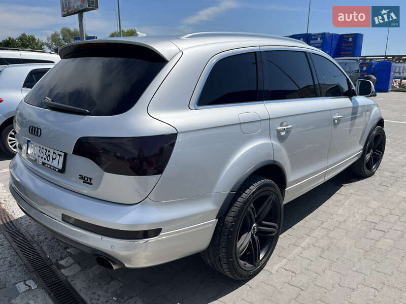 Позашляховик / Кросовер Audi Q7 2015 в Львові