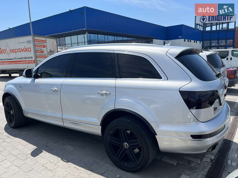 Позашляховик / Кросовер Audi Q7 2015 в Львові