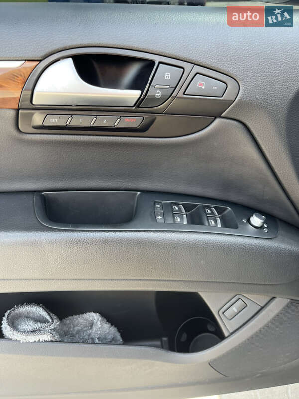 Позашляховик / Кросовер Audi Q7 2015 в Львові