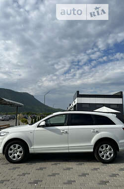 Внедорожник / Кроссовер Audi Q7 2015 в Хусте