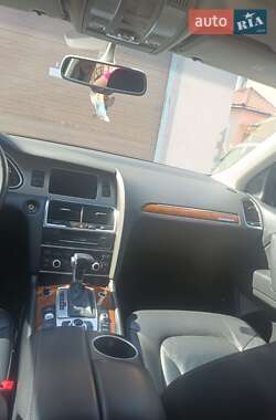 Внедорожник / Кроссовер Audi Q7 2015 в 