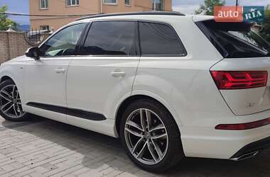 Внедорожник / Кроссовер Audi Q7 2016 в Черновцах