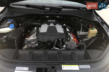 Внедорожник / Кроссовер Audi Q7 2012 в 