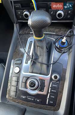 Внедорожник / Кроссовер Audi Q7 2013 в 