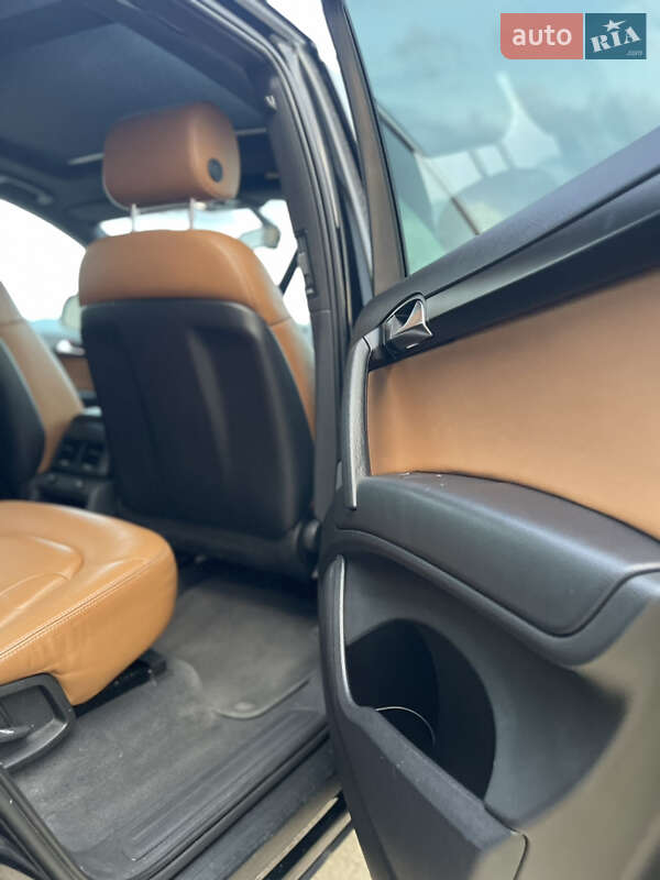 Внедорожник / Кроссовер Audi Q7 2010 в Черновцах