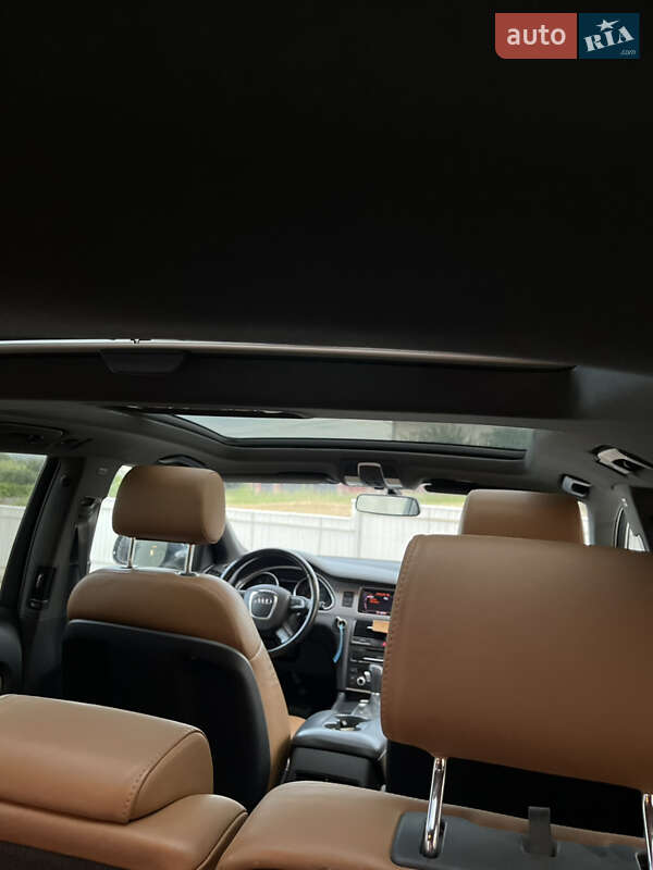 Внедорожник / Кроссовер Audi Q7 2010 в Черновцах