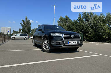 Внедорожник / Кроссовер Audi Q7 2017 в 