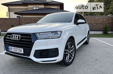 Внедорожник / Кроссовер Audi Q7 2017 в 