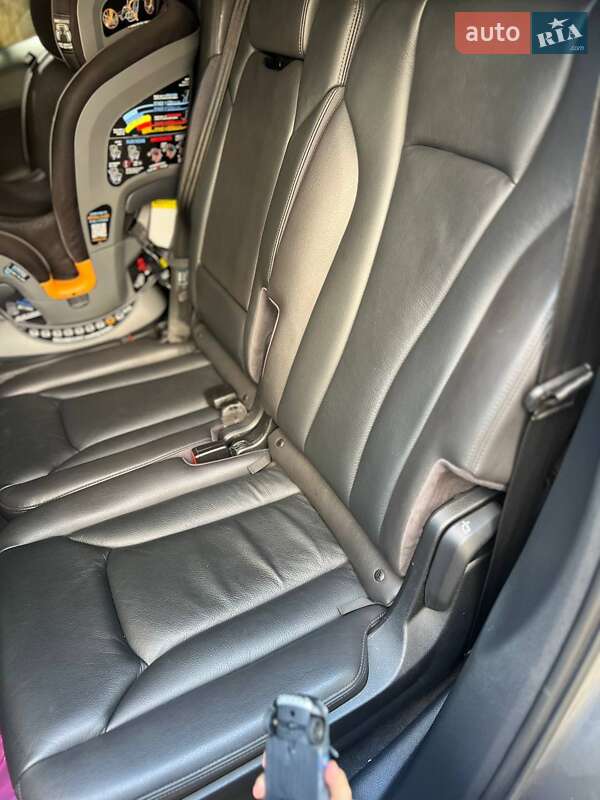 Позашляховик / Кросовер Audi Q7 2016 в Києві