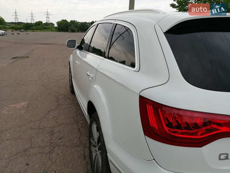 Внедорожник / Кроссовер Audi Q7 2015 в Полтаве