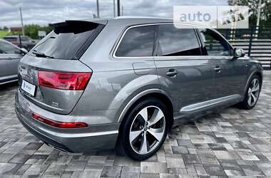Позашляховик / Кросовер Audi Q7 2015 в 