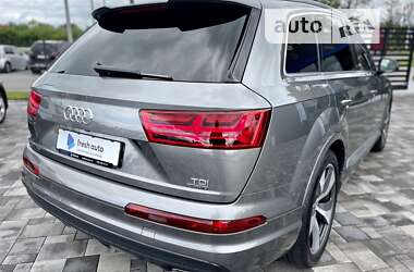 Позашляховик / Кросовер Audi Q7 2015 в 