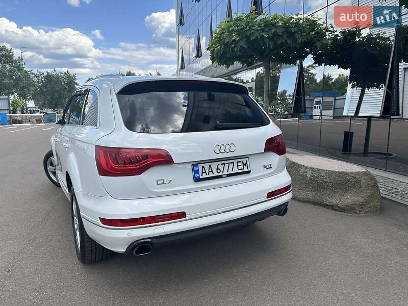 Позашляховик / Кросовер Audi Q7 2015 в Києві
