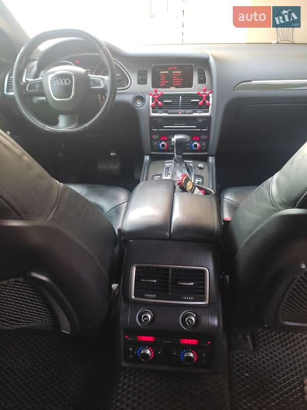 Позашляховик / Кросовер Audi Q7 2010 в Львові