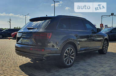 Позашляховик / Кросовер Audi Q7 2017 в Мукачевому