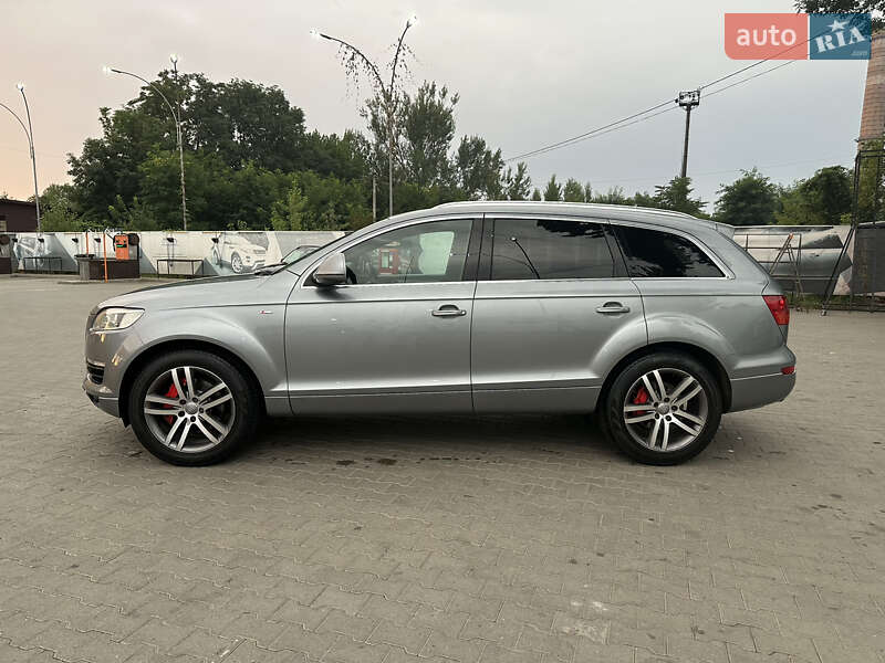 Внедорожник / Кроссовер Audi Q7 2006 в Черновцах