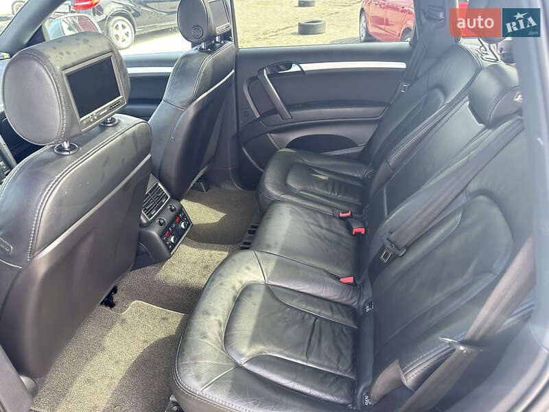 Внедорожник / Кроссовер Audi Q7 2006 в Черновцах