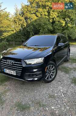 Внедорожник / Кроссовер Audi Q7 2016 в 