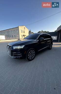Внедорожник / Кроссовер Audi Q7 2016 в 