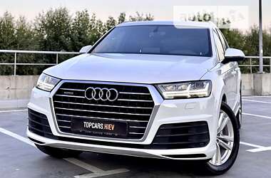 Внедорожник / Кроссовер Audi Q7 2016 в 