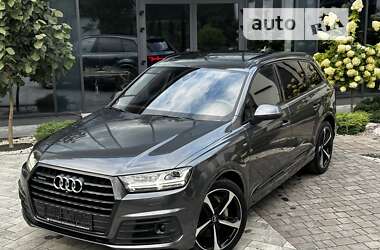 Внедорожник / Кроссовер Audi Q7 2016 в 