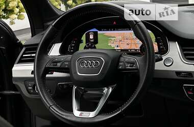 Внедорожник / Кроссовер Audi Q7 2016 в 