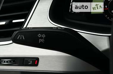 Внедорожник / Кроссовер Audi Q7 2016 в 