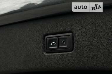 Внедорожник / Кроссовер Audi Q7 2016 в 