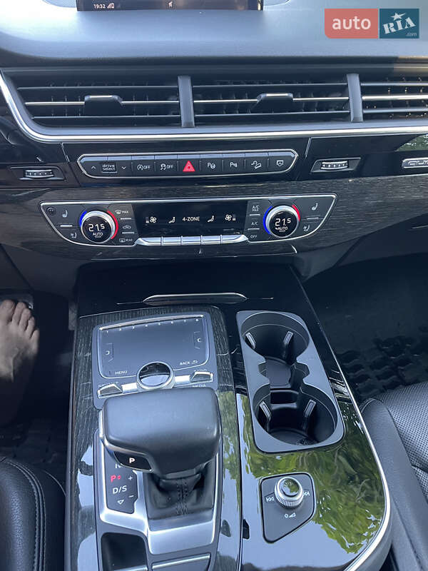 Внедорожник / Кроссовер Audi Q7 2019 в Тернополе