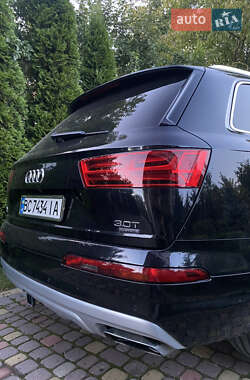 Внедорожник / Кроссовер Audi Q7 2017 в Каменке-Бугской
