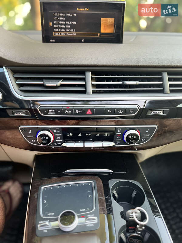 Позашляховик / Кросовер Audi Q7 2017 в Кривому Розі