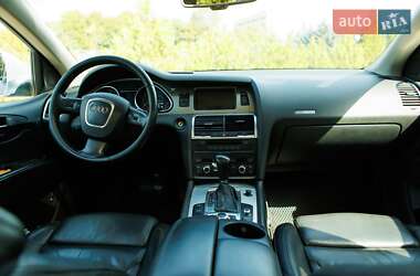Внедорожник / Кроссовер Audi Q7 2006 в 