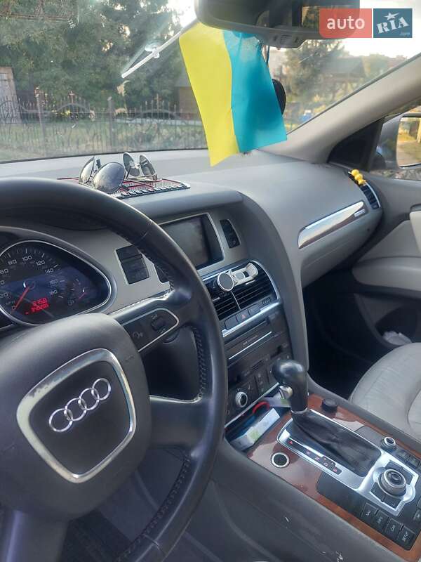 Позашляховик / Кросовер Audi Q7 2011 в Львові