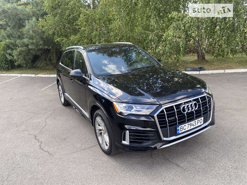 Внедорожник / Кроссовер Audi Q7 2020 в 