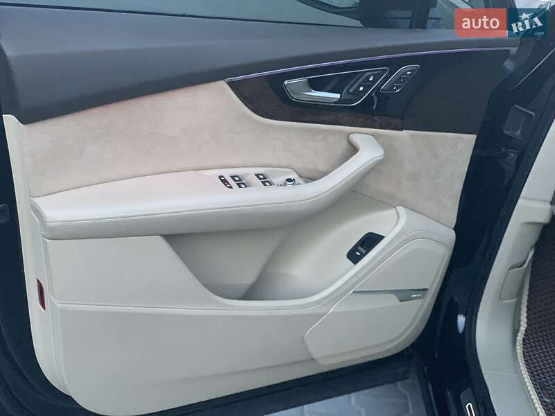 Внедорожник / Кроссовер Audi Q7 2017 в Виннице